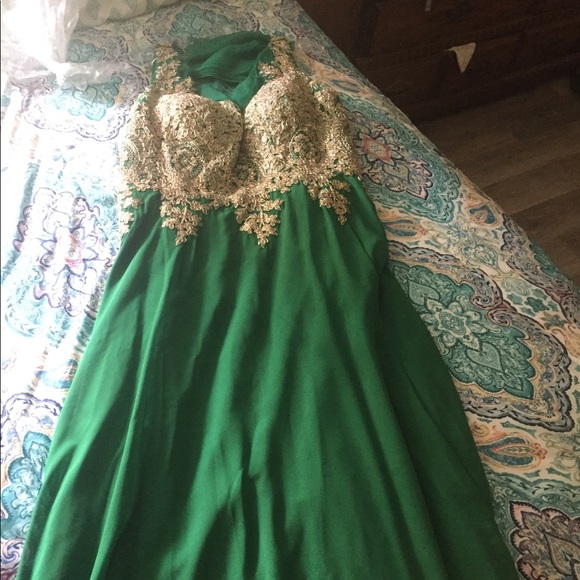 Formal Gown - Picture 1 of 1